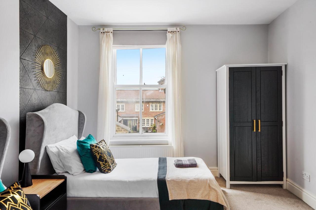 Pristine Stylish Townhouse On The Stray! - Sleeps 9 Villa Harrogate Luaran gambar