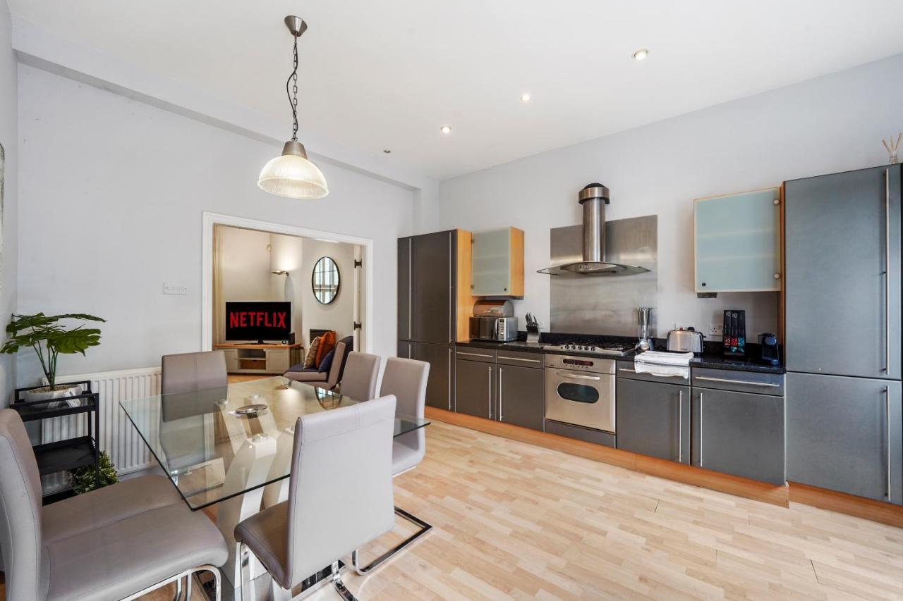 Pristine Stylish Townhouse On The Stray! - Sleeps 9 Villa Harrogate Luaran gambar
